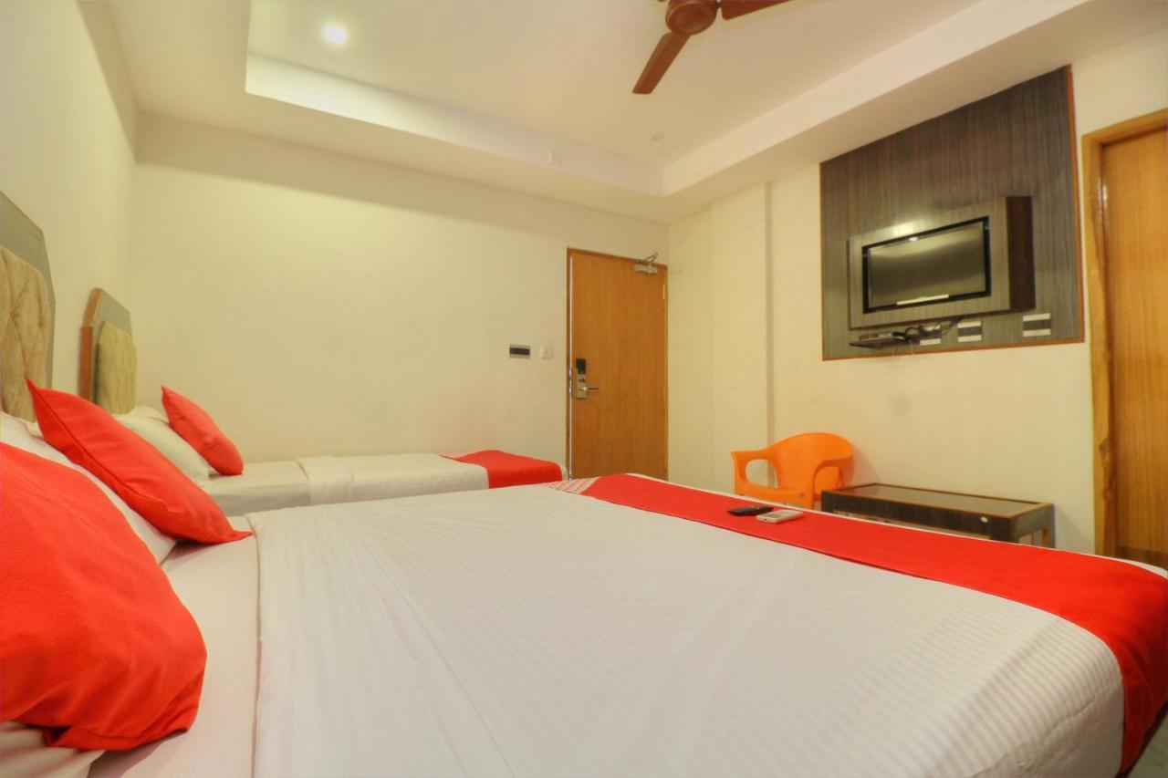 Oyo 15948 Hotel Srees Tiruchirappalli Exterior foto
